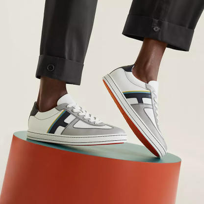 Boomerang sneaker